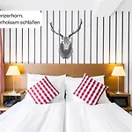 Lenzerhorn - Alpine Stay, & Savour
