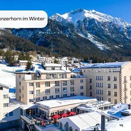 Lenzerhorn Hotel 4*