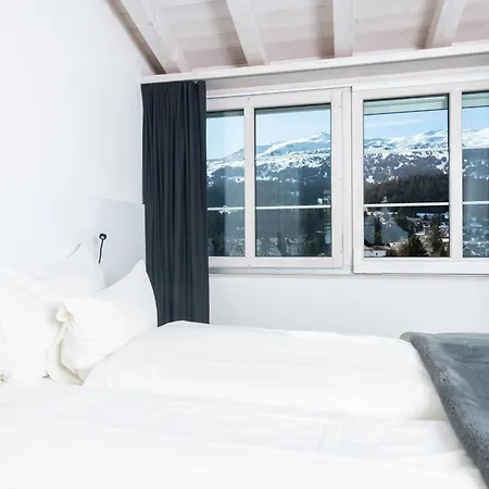 Hotel Lenzerhorn 4*