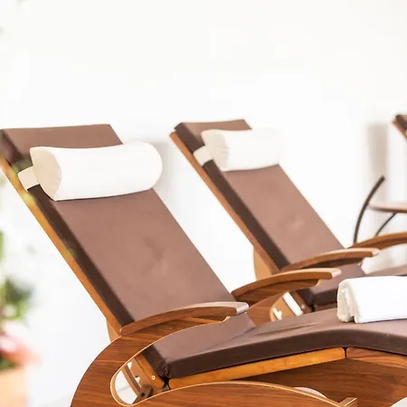Lenzerhorn - Alpine Stay, & Savour Hotel 4*