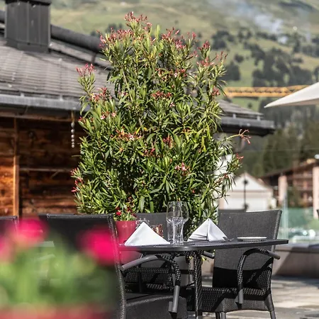 Lenzerhorn - Alpine Stay, & Savour