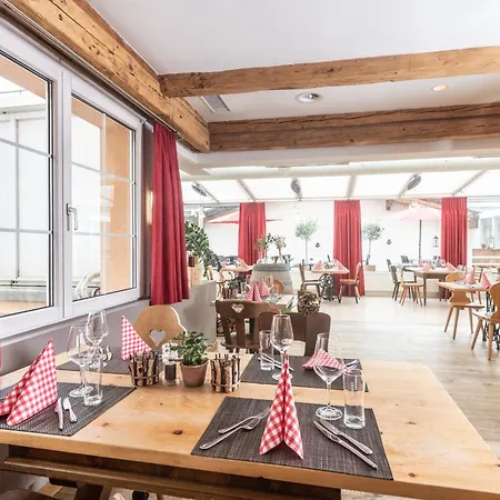 Lenzerhorn - Alpine Stay, & Savour Hotel