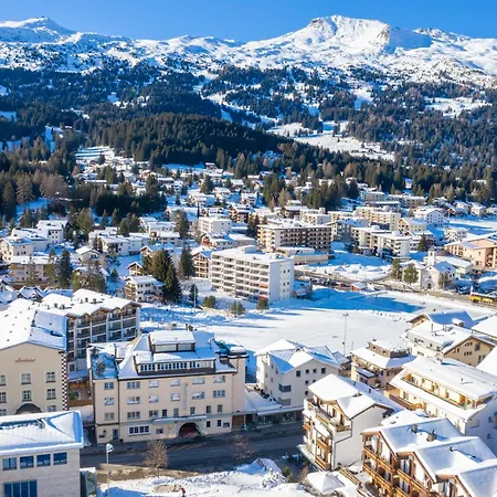 Hotel Lenzerhorn 4*