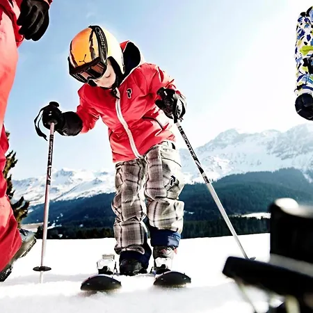 Hotel Lenzerhorn 4*
