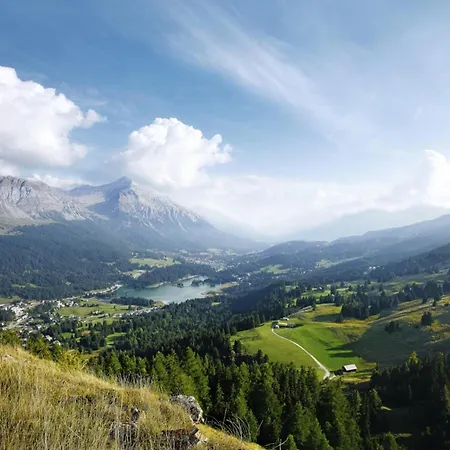 Lenzerhorn Hotel 4*