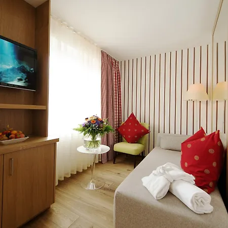 Lenzerhorn - Alpine Stay, & Savour Hotel