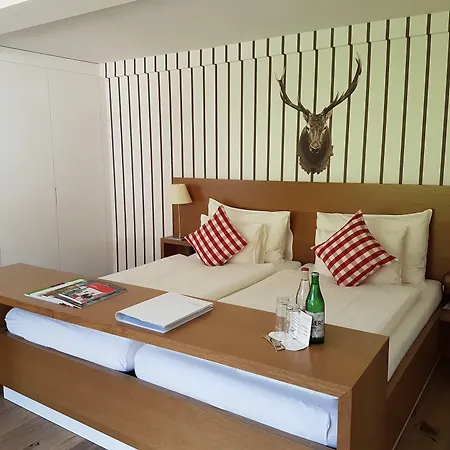 Lenzerhorn - Alpine Stay, & Savour Lenzerheide