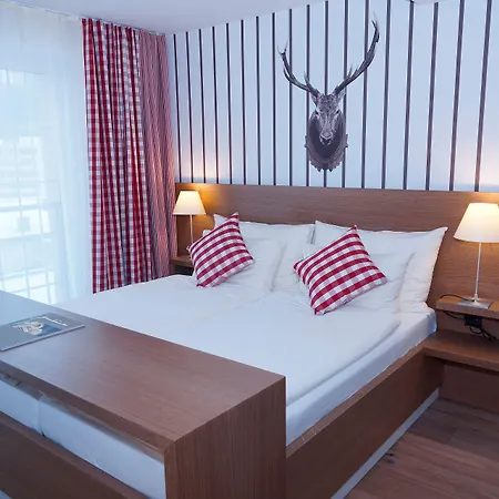 Lenzerhorn - Alpine Stay, & Savour Lenzerheide