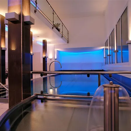 Hotel Lenzerhorn - Alpine Stay, & Savour 4*