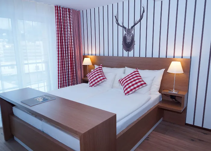 Lenzerhorn - Alpine Stay, & Savour Lenzerheide