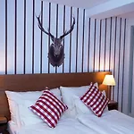 Lenzerhorn - Alpine Stay, & Savour Hotell