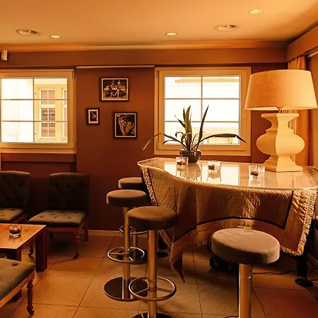 Hotel Lenzerhorn - Alpine Stay, & Savour